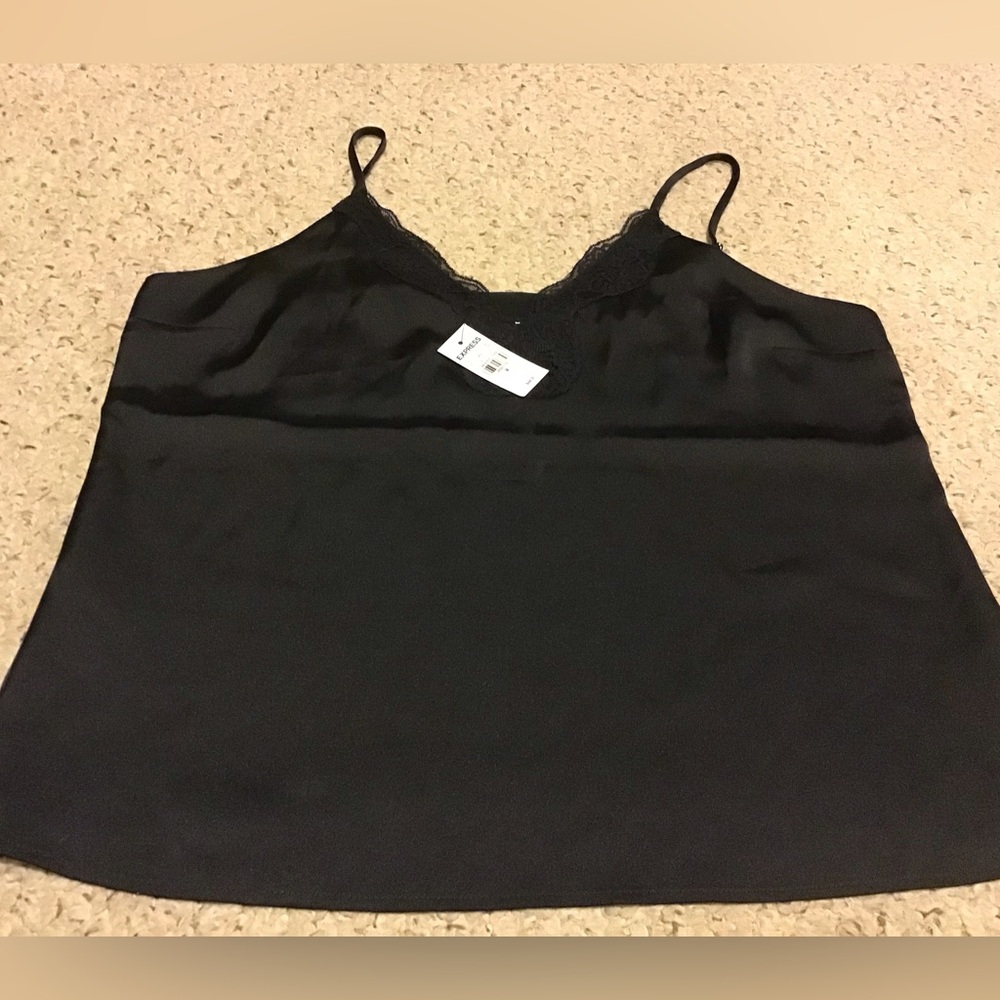 EXPRESS SZ M NWT BLACK CAMI TOP LINED LACE NECK POLY